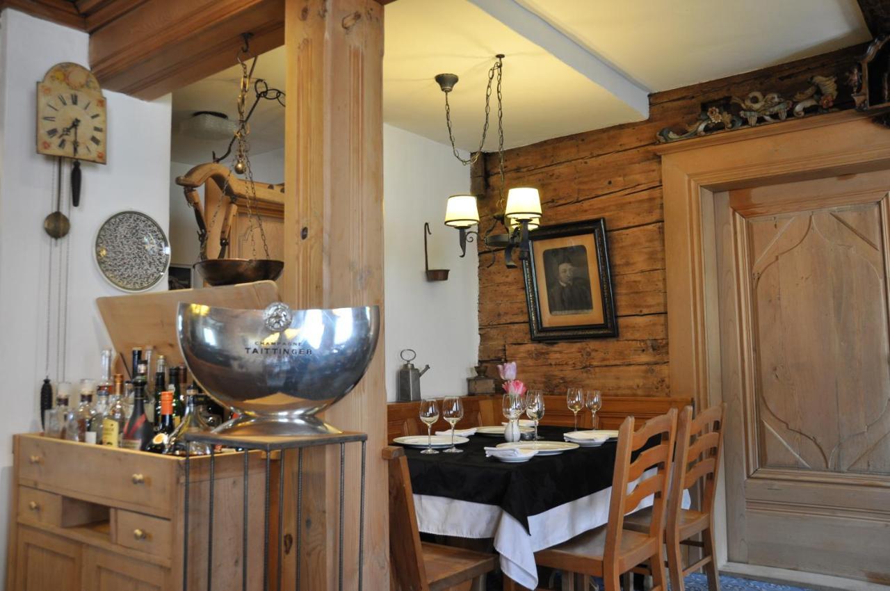 Casa Toedi Restaurant Hotel Trun Buitenkant foto